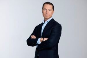 Svenska Navis Mater presenterar ny organisationstyp för AI-agenter under mänsklig kontroll Svenska Navis Mater presenterar ny organisationstyp för AI-agenter under mänsklig kontroll