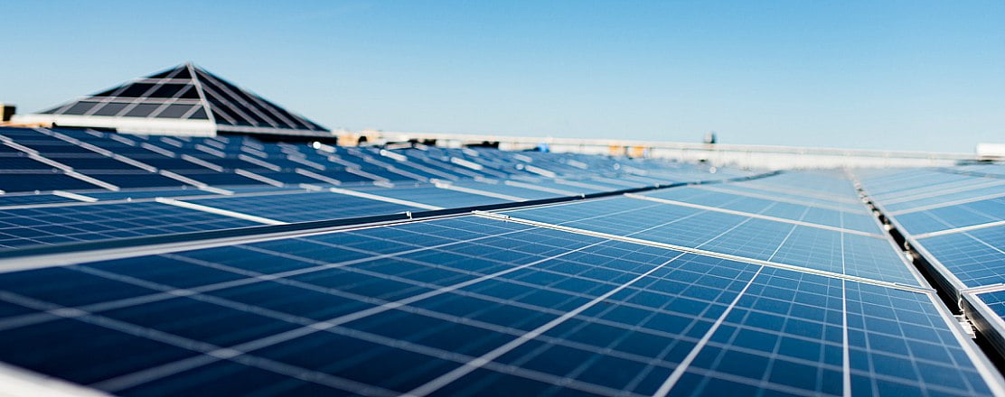 Apoteas grundare investerar i solceller