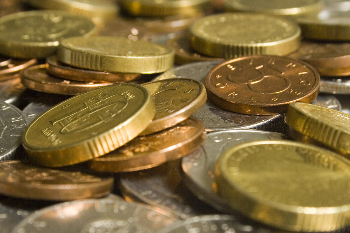 Varje hushåll har 514 kronor i mynt – om ett halvår blir de äldre mynten ogiltiga