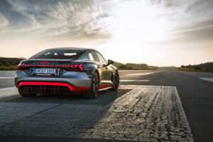 Spjutspetsen i elbilsoffensiven: Audi RS e-tron GT prototype i ett första test av Lucas di Grassi 2
