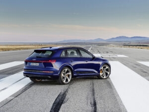 Audi ökar med eldrivna e-tron som draglok 3