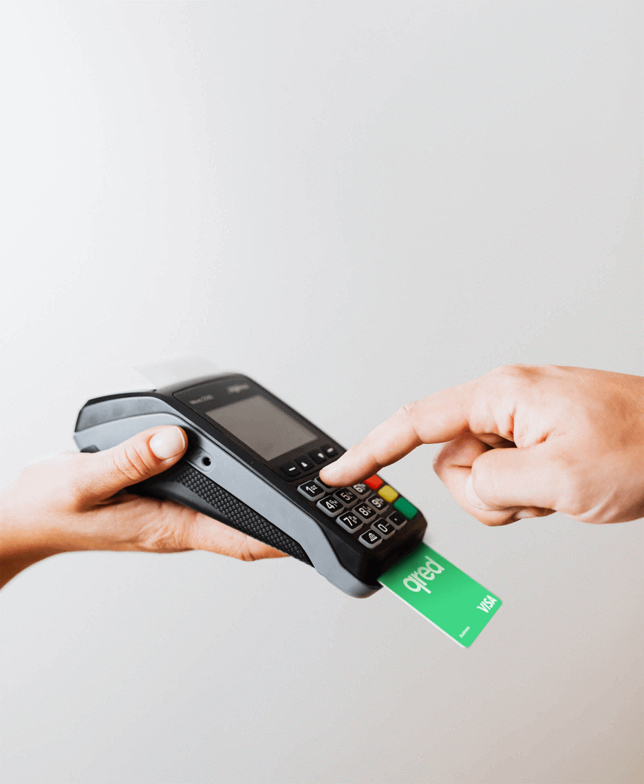 Qred lanserar ny B2B-betalningsplattform som tillåter företag att betala fakturor med sitt Qred Visa