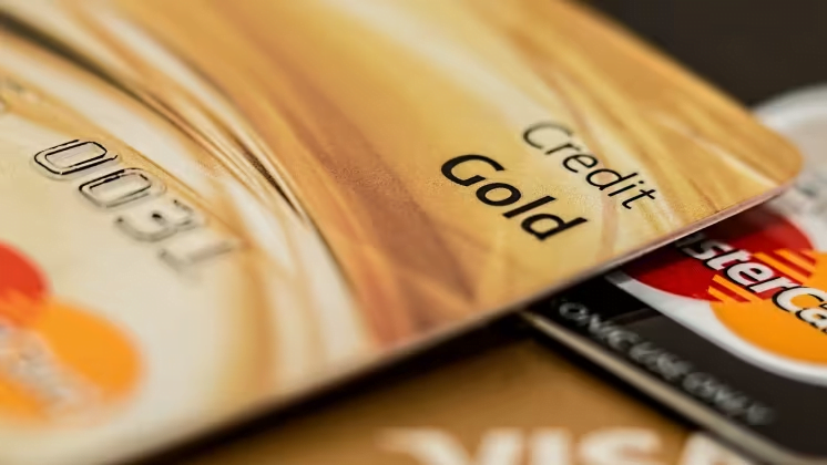 Bästkreditkort.net belyser fördelarna med moderna kreditkort
