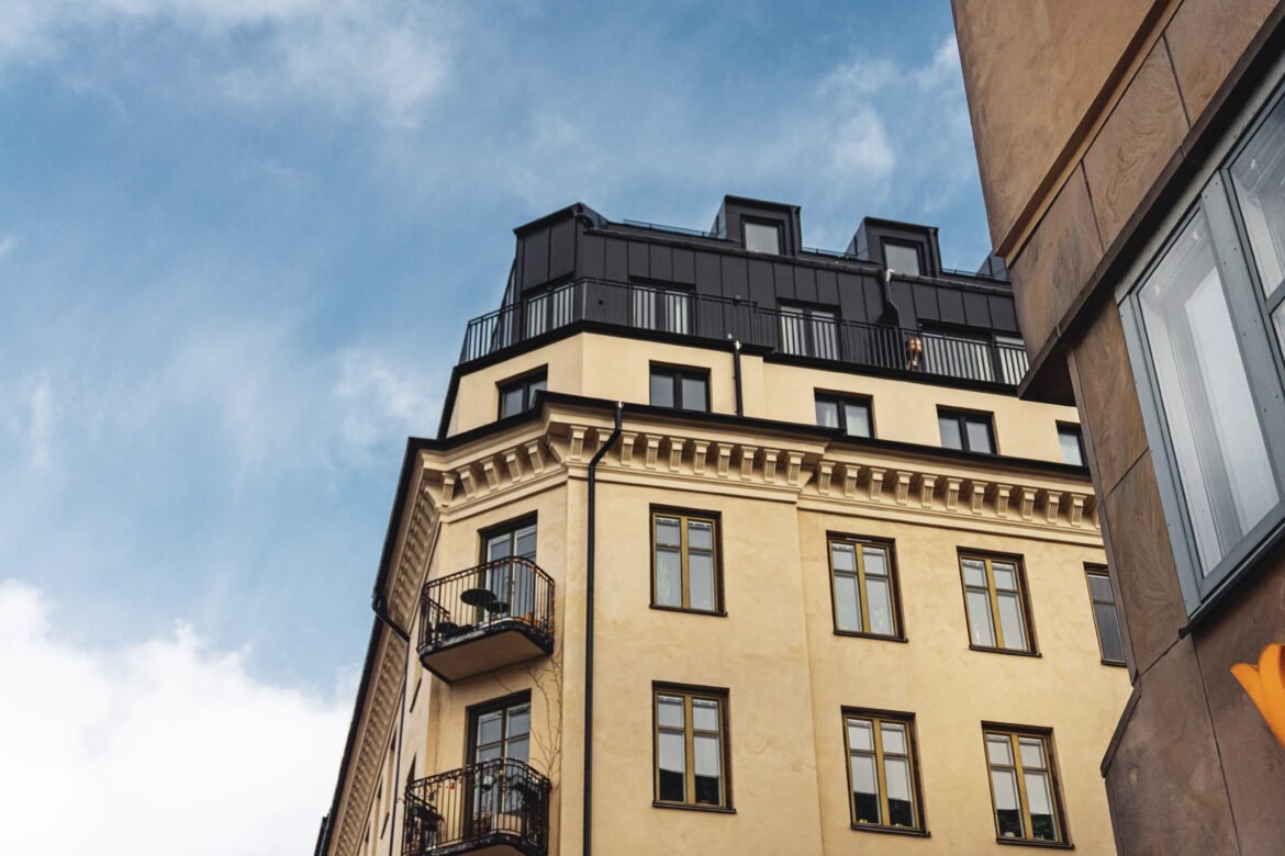 Tufft ekonomiskt år för bostadsrättsföreningar – sparandet räcker inte till framtida underhåll