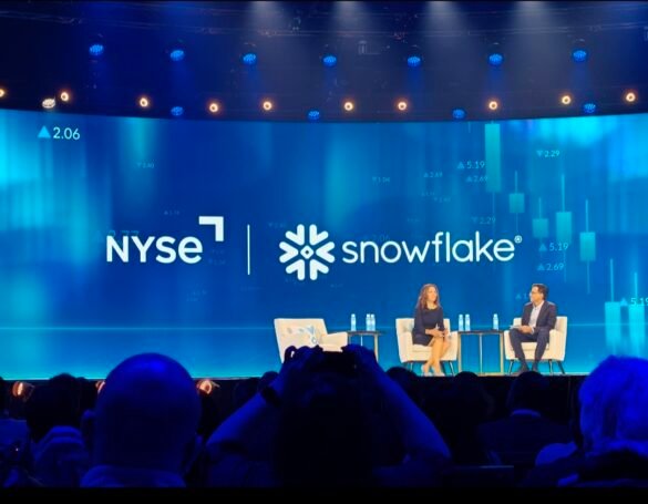 Lynn Martin, President för NYSE, tar scenen på Snowflake Summit 2025