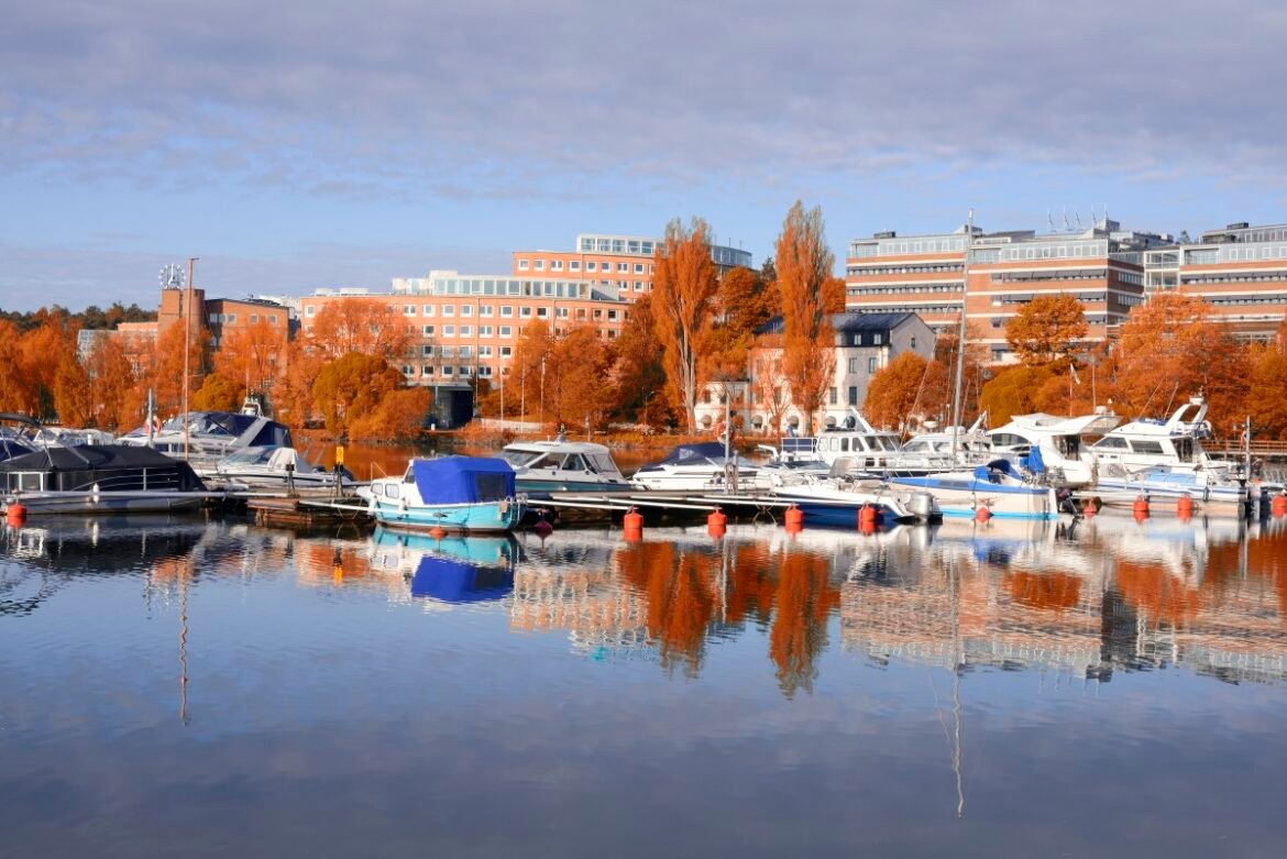 Brommas bostadsmarknad, september 2026: Bostadsrätter nära pristoppen och kortare säljtider för villor