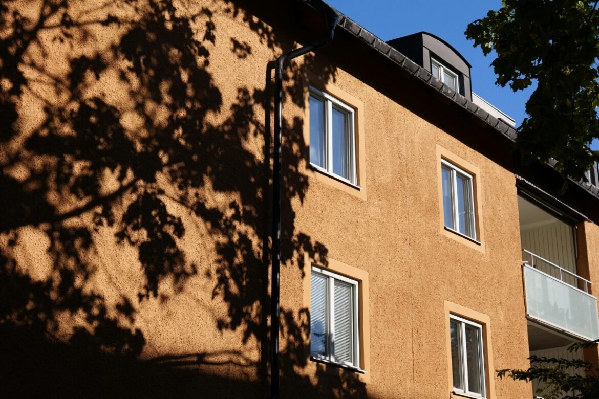 Ny rapport visar: Nästan varannan bostad blir för varm – nya krav ställs på byggbranschens helhetstänk